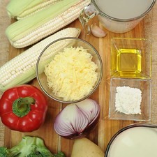 Ingredientes para receta 1/2 pieza de brócoli 1/2 pieza de cebolla morada 2 cucharadas de aceite de oliva 1 pieza de pimiento morrón rojo 1 diente de ajo 1 pieza de papa blanca 2 cucharadas de harina de trigo 2 tazas de leche de vaca 2 tazas de caldo de pollo 3 piezas de elote Help 1 taza de queso cheddar sal al gusto