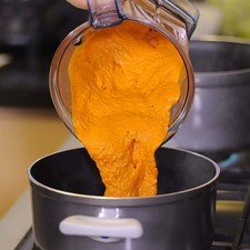 Añadir la salsa molida.