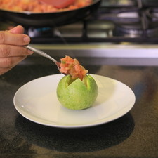 Rellenar cada calabacita con la mezcla de salchicha. S 13337 1475616032