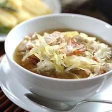 Servir caliente acompañado de arroz blanco.