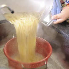 Escurrir la pasta y reservar.