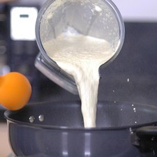 Sofreír la salsa en un poco de aceite de oliva durante cinco minutos hasta que espese un poco. S 13874 1475615435