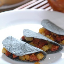 Servir con salsa picante.