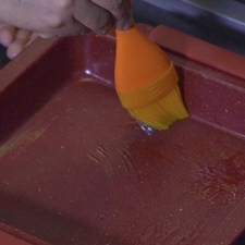 Colocar sobre una charola para horno untada con un poco de aceite vegetal. S 14847 1475612619