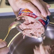 Añadir el atún Dolores previamente escurrido.
