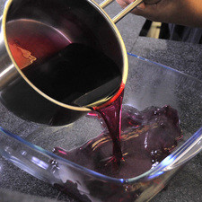 Colocar en el recipiente para gelatina.