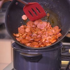 Añadir la mezcla de chorizo. Rectificar sazón. S 15576 1475611588