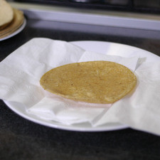 Colocar sobre un plato con papel absorbente.