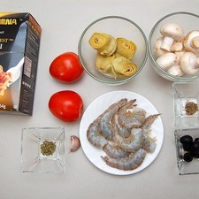 Ingredientes para receta 10 piezas de camarón 40/50 200 gramos de pasta de rotini la moderna Nuevo 7 piezas de champiñones 4 piezas de corazón de alcachofa 6 piezas de aceituna negra sin hueso 2 dientes de ajo 2 piezas de jitomate guaje 1/4 cucharita de orégano seco 1/4 cucharita de albahaca seca pimienta negra molida al gusto sal al gusto S 16101 1475610274