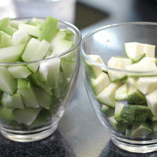 Picar la calabacita y chayote en trozos medianos. S 16119 1475610212