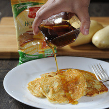 Servir con miel de abeja o miel de maple o carnes frías al gusto.