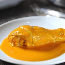 Servir caliente acompañado de arroz blanco.