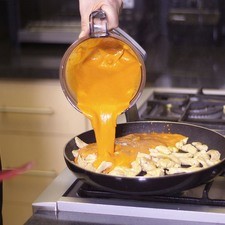Añadir la salsa de pimiento.