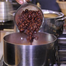 Agregar los frijoles cocidos.