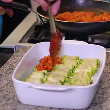 Colocar los rollitos en un refractario para horno. S 17257 1475600215