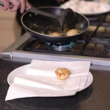 Escurrir sobre papel absorbente para quitar el exceso de grasa. S 17619 1475598983
