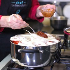 Cubrir con el resto de jitomates, cebolla y chile chipotle. Rs 1479162590