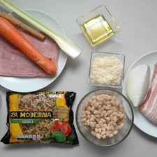 Ingredientes para receta 200 gramos de pasta de codo 2 con vegetales la moderna 1/4 pieza de cebolla blanca 1 pieza de zanahoria 1 rama de apio 3 cucharadas de aceite de oliva 8 rebanadas de tocino 1 taza de caldo de pollo 1 vara de canela entera 1 taza de alubia cocida sal al gusto Ingredientes para acompañar 200 gramos de jamón de pavo 1/4 taza de queso parmesano Rs 1479238497