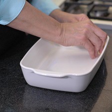 Engrasar la fuente para horno con mantequilla. Rs 1481585512
