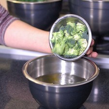 Desinfectar los floretes de brócoli.