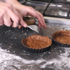 pica el fondo con un tenedor y hornea a 180ºC 350 ° F durante 15 minutos o hasta que estén firmes. Rs 1486671185