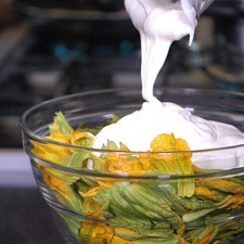 Añadir rajas de chile poblano, crema. Rs 1487259841