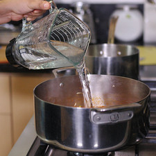 Añadir un poco de agua y continuar cociendo durante 10 minutos. Rs 1487633853