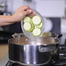 Añadir trozos de camarón. Rs 1488327142