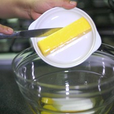 Agregar la mantequilla a temperatura ambiente. S 1495481270