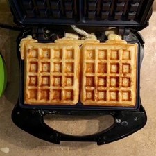 Prueba el primer intento, si deseas que estén más esponjosos añade otra cucharada de polvo para hornear, si quieres menos dulce la masa añade más sal.