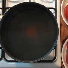 Retira los ingredientes en un plato y enfría por 5 minutos.