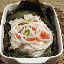 Servir caliente acompañado de arroz o de una ensalada fresca de lechuga.