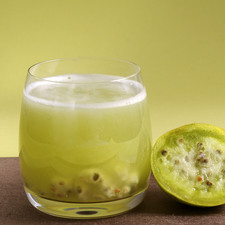 Servir en vasos con hielo.