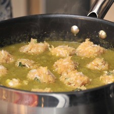 Añadir a la salsa dejar cocer 20 minutos.