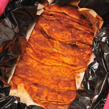 Servir acompañados de cilantro y cebolla finamente picados, y salsa picante, verde o roja.