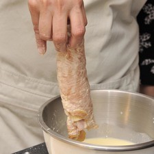 Sumergir en la mezcla de huevo.