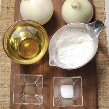 2 piezas de cebolla 1 taza de maicena 1 cucharadita de sal ½ cucharadita de pimienta Aceite vegetal S 3491 1475630723