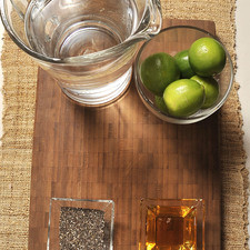 ¼ de taza miel de agave 6 limones 1 litro de agua 3 cucharadas de chía S 3552 1475630597