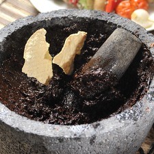 Sirve para aderezar pescado frito o como botana con totopos o tostadas.