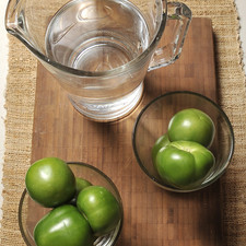 8 tomatillos 1 litro de agua