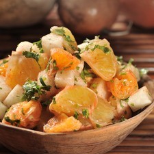 Servir como ensalada de entrada o postre.