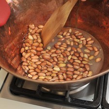 Calentar en el cazo de cobre todos los ingredientes (excepto la manteca vegetal) a lumbre media. Mover con frecuencia con una pala de madera. S 4083 1475629506