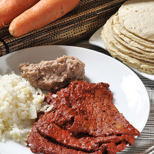 Servir acompañados de frijoles refritos, arroz y tortillas.