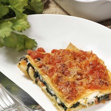Servir caliente en rebanadas como plato fuerte.
