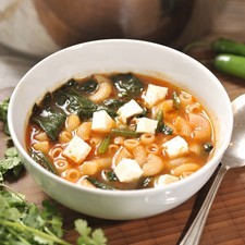 Servir como sopa de principio con trozos de queso panela en cubos. S 4639 1475628253