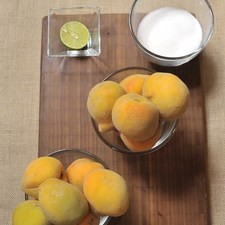 1/2 pieza de limón 3/4 taza de azúcar blanca 14 piezas de durazno