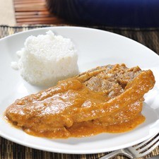 Servir acompañado de arroz y ensalada.