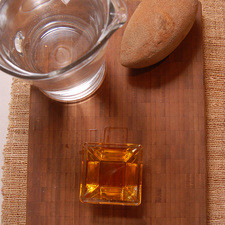 Ingredientes: hielo al gusto 6 tazas de agua 2 cucharadas de miel de agave 1 pieza de zapote mamey