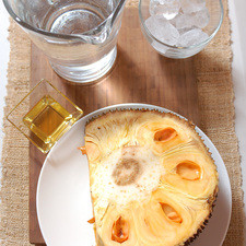 6 tazas de agua hielo al gusto 2 cucharadas de miel de agave 1 taza de yaka