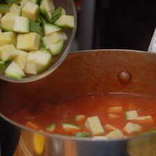Añadir las calabacitas.